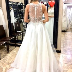 Morilee Never Worn Wedding Dress & Beaded Veil